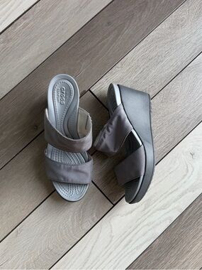 CROCS Women's Leigh II 2-Strap Wedge Sandals